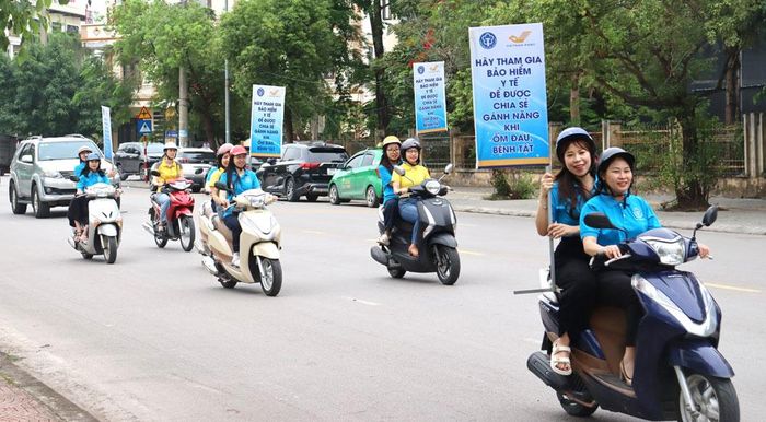  Tuổi trẻ Bảo hiểm xã hội tỉnh ra quân tuyên truyền chính sách bảo hiểm xã hội, bảo hiểm y tế tự nguyện. 