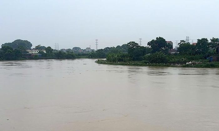 Nước trên sông Cầu lúc 16 giờ ngày 23/8/2026.