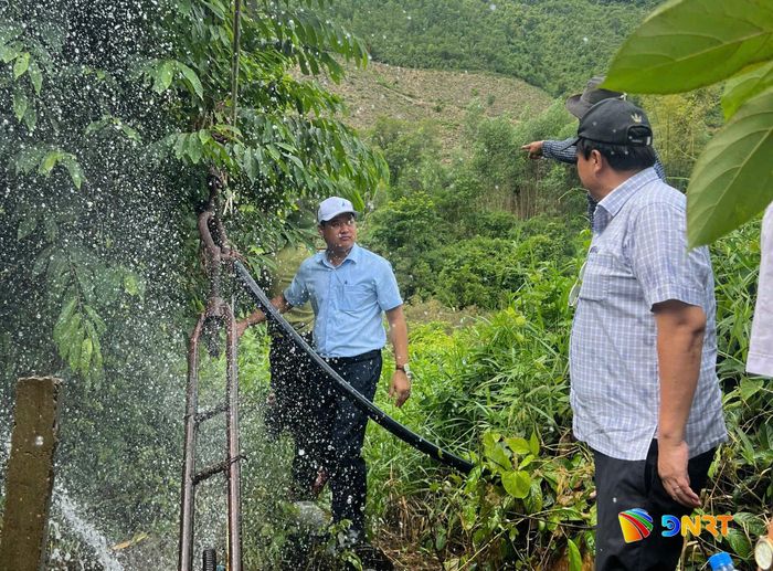 Nhiều vị trí đường ống nước bị nứt gãy nghiêm trọng. Ảnh: UBND phường Hải Vân