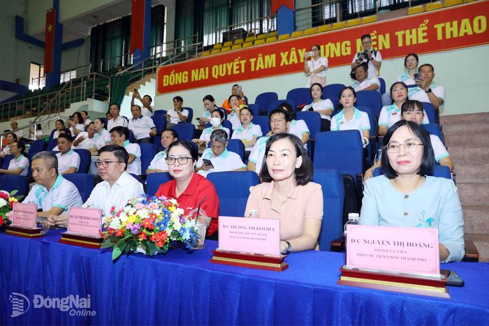 Các đại biểu tham dự lễ khai mạc. Ảnh: Huy Anh