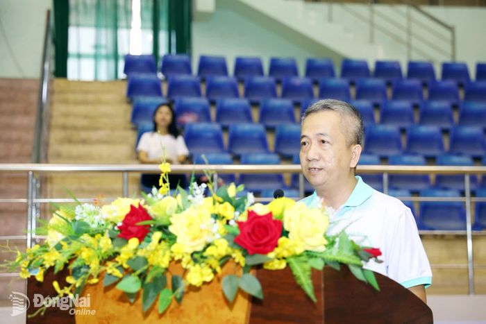 Chánh Văn phòng UBND thành phố Đồng Nai Nguyễn Minh Hoàng phát biểu khai mạc chương trình giao lưu. Ảnh: Huy Anh