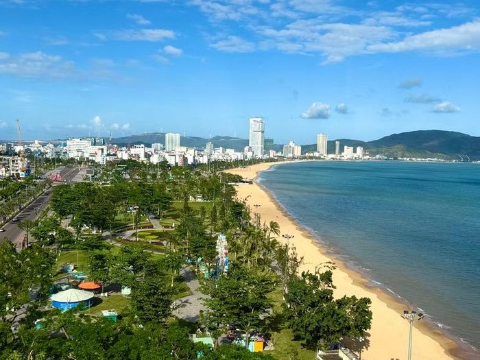 Quy Nhơn - Thiên đường biển xanh, nắng vàng. Ảnh: Phương Vi