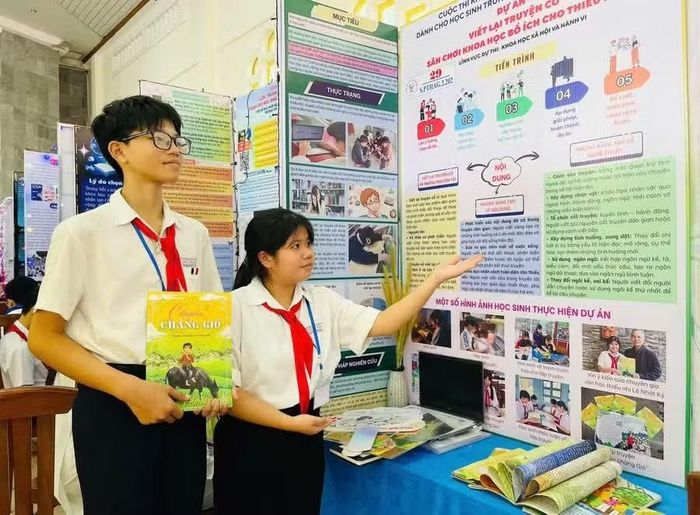 Theo đề xuất, danh sách dự án, báo cáo tóm tắt và poster phải được công khai rộng rãi. Trong ảnh: Học sinh Gia Lai tham gia Cuộc thi nghiên cứu khoa học, kỹ thuật cấp tỉnh dành cho học sinh trung học năm học 2025-2026. Ảnh: T.D