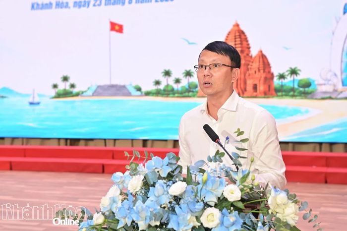 Đồng chí Nguyễn Thanh Hà phát biểu chào mừng hội nghị.