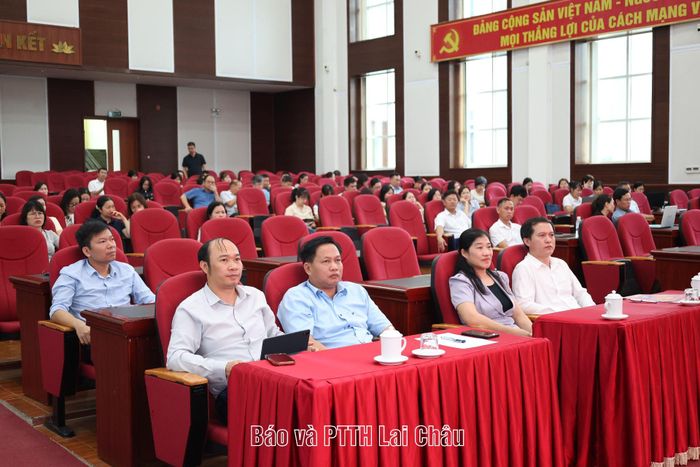 Đại biểu dự hội nghị.