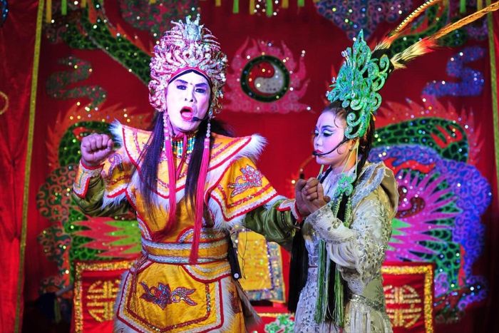 Hầu hết trong các lễ hội đều có tiết mục diễn tuồng (hát bội) luôn thu hút đông đảo bà con trong làng