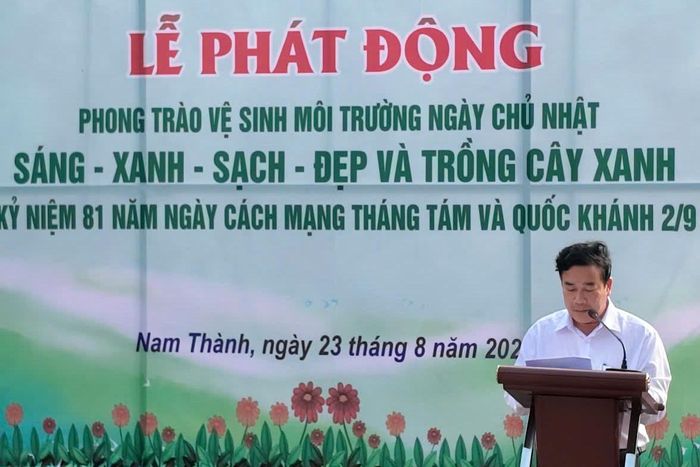 Ông Phan Văn Thu, Phó Chủ tịch UBND xã Nam Thành phát động lễ trồng cây xanh năm 2026