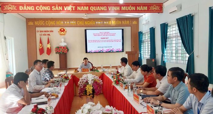 MTTQ Việt Nam tỉnh Lâm Đồng tiến hành giám sát thực hiện chủ sở hữu dân cư ở cơ sở phát triển khai thực hiện Dự án hồ Đăk Gang