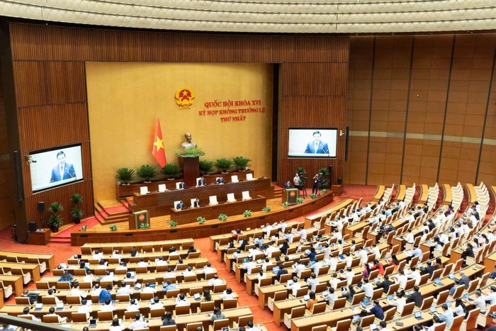Hội trường Diên Hồng sáng 23/8