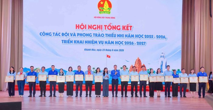 Hội đồng Đội tỉnh Lâm Đồng là 1 trong 20 đơn vị được Ban Chấp hành Trung ương Đoàn TNCS Hồ Chí Minh tặng Bằng khen
