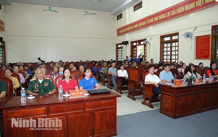 Các đại biểu dự tọa đàm.