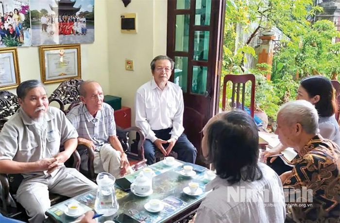 Hội thơ Cờ Lau Cố đô Hoa Lư giao lưu thơ thường niên. Ảnh: CTV