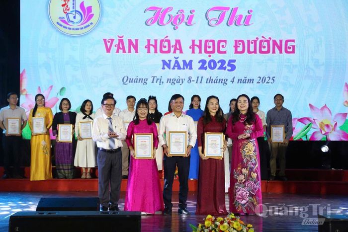 Trường THPT Nguyễn Huệ đạt nhiều giải cao trong các Hội thi Văn hóa học đường năm 2025.