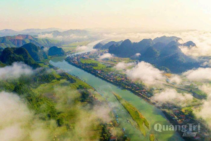 Vườn Quốc gia Phong Nha-Kẻ Bàng nhìn từ trên cao - Ảnh: Oxalis
