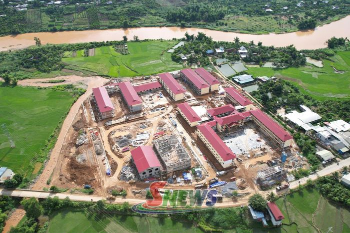 Toàn cảnh Trường phổ thông nội trú Tiểu học và THCS CHiềng Khoong.