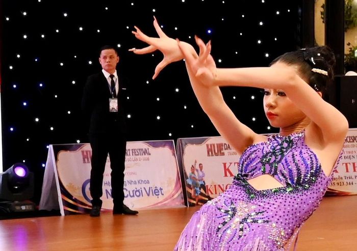 Một khoảnh khắc ở phần thi Dancesport solo nữ.