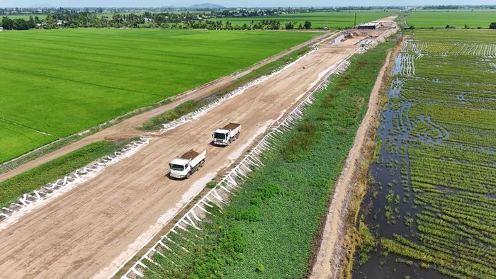 Nhà thầu đang thi công dự án thành phần 2.