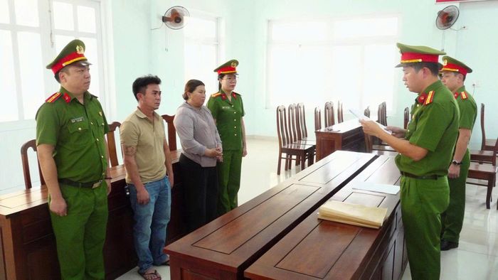 Trần Thị Thúy Linh và Phạm Yên bị khởi tố để điều tra về hành vi "Gây ô nhiễm môi trường". (Ảnh: Công an Khánh Hòa).