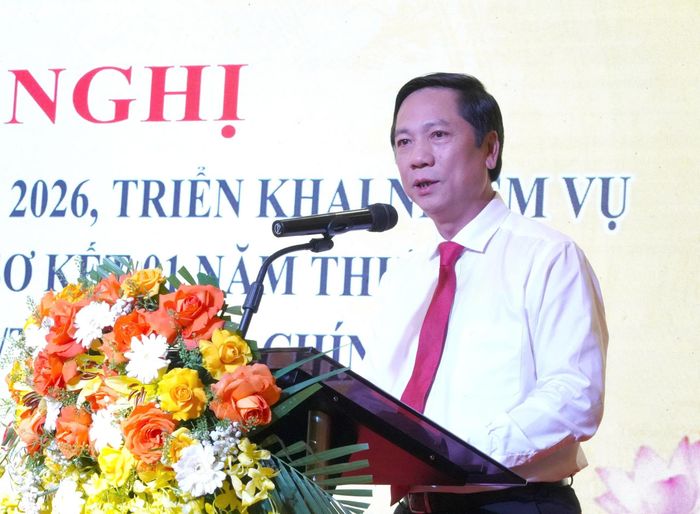 Ông Hoàng Nam, Phó Chủ tịch Ủy ban Nhân dân tỉnh Quảng Trị phát biểu tại hội nghị. Ảnh: Sở Giáo dục và đào tạo tỉnh Quảng Trị