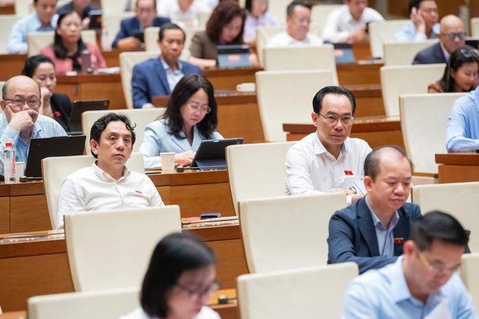 Các đại biểu dự phiên họp. Ảnh: Phạm Thắng