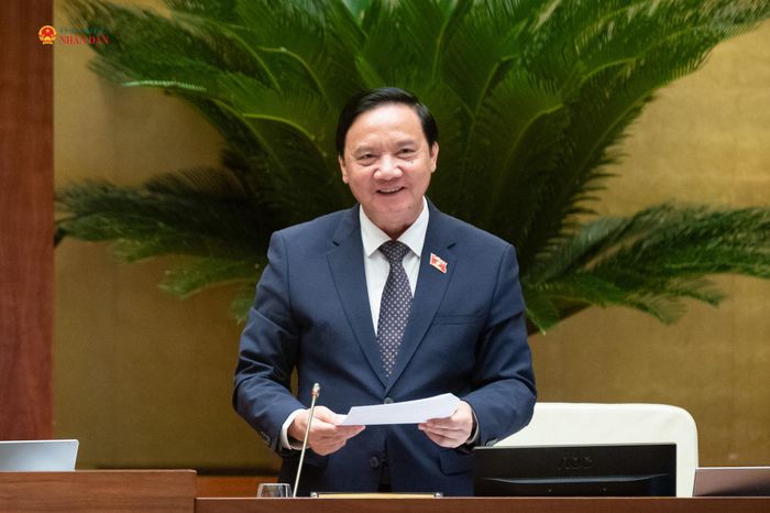 Phó Chủ tịch Quốc hội Nguyễn Khắc Định điều hành nội dung phiên họp. Ảnh: Phạm Thắng