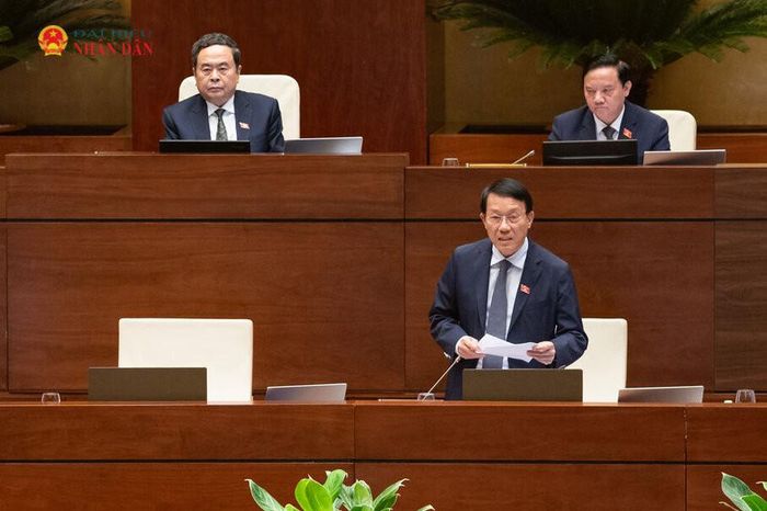 Bộ trưởng Bộ Công an Lương Tam Quang phát biểu giải trình, làm rõ một số vấn đề đại biểu Quốc hội nêu. Ảnh: Phạm Thắng