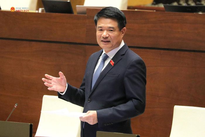 Viện trưởng Viện Kiểm sát nhân dân tối cao Nguyễn Huy Tiến đã phát biểu giải trình, làm rõ một số vấn đề đại biểu Quốc hội nêu. Ảnh: Hồ Long