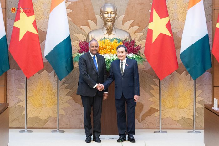 Chủ tịch Quốc hội Trần Thanh Mẫn và Chủ tịch Quốc hội Patrick Achi