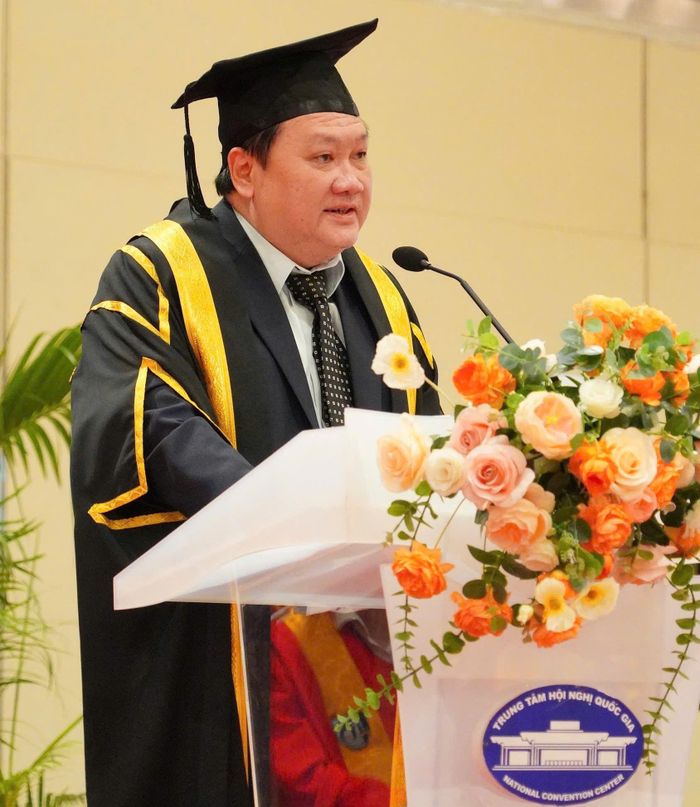 Ông Stephen Wu Ghee Kean, Phó hiệu trưởng Trường Đại học HELP, Malaysia phát biểu tại buổi lễ. Ảnh: VNU-IS