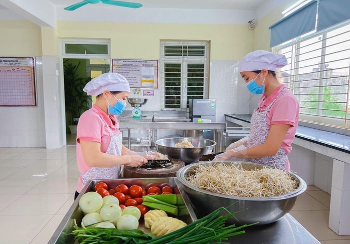 Hà Nội tăng cường bảo đảm an toàn thực phẩm trong cơ sở giáo dục. Ảnh minh họa.