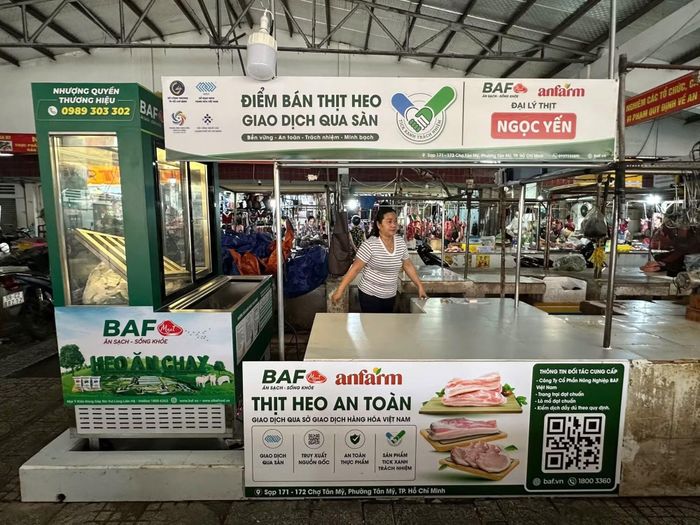 Từ ngày 9/6/2026, chợ Tân Mỹ đã chính thức khai trương sạp thịt heo đạt chuẩn Tick xanh trách nhiệm và giao dịch trên Sàn thịt heo TP Hồ Chí Minh. 