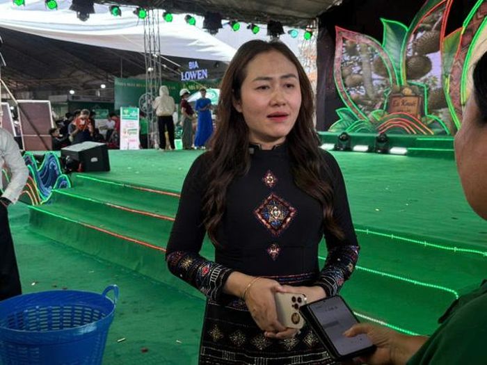  Bí thư Đảng ủy xã Ea Knuếc phát biểu khai mạc chuỗi hoạt động “Ea Knuếc vào mùa”. 