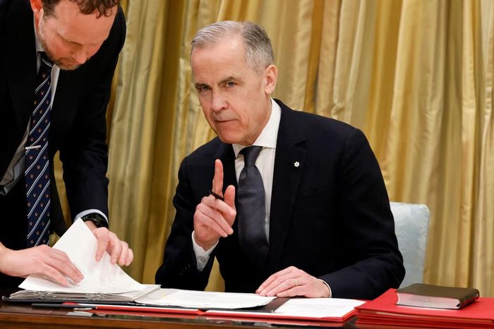Thủ tướng Canada Mark Carney tuyên bố áp thuế đáp trả Mỹ. (Ảnh: Reuters)