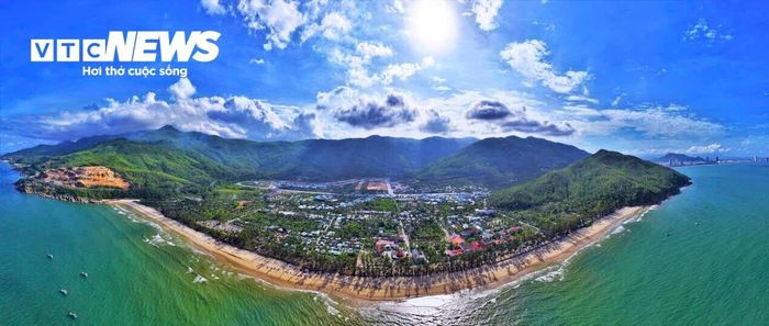 Phía Nam đô thị Quy Nhơn là Trung tâm Quốc tế Khoa học và Giáo dục Liên ngành (ICISE) cùng Thung lũng sáng tạo Quy Hòa, nơi được định hướng trở thành đô thị khoa học đầu tiên của Việt Nam, thu hút hàng loạt giáo sư đoạt giải Nobel và các nhà khoa học toàn cầu.