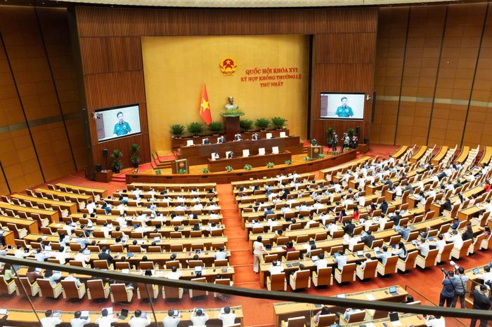 Quang cảnh phiên họp chiều 23/8.