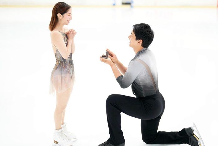 Khoảnh khắc Ryuichi Kihara cầu hôn Riku Miura