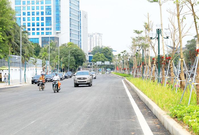 Diện mạo mới của đường Vành đai 1, đoạn từ nút giao Voi Phục đến đường Nguyễn Chí Thanh.