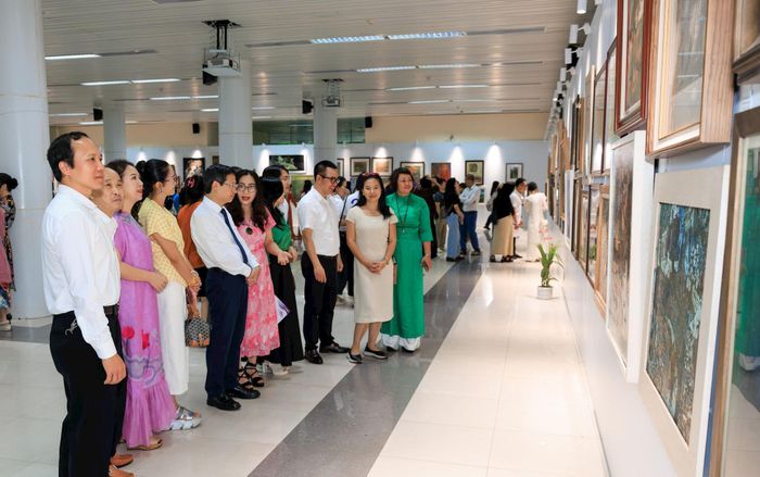 Triển lãm mỹ thuật quốc gia đem đến góc nhìn đa chiều về mỹ thuật và giáo dục. Ảnh: Thọ Nam
