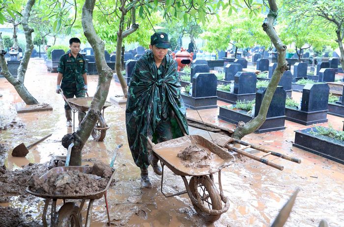 Đến thời điểm hiện tại, lực lượng chức năng đã lấy mẫu được 198 hài cốt liệt sĩ trong tổng số 469 mộ cần lấy mẫu tại Nghĩa trang Mai Dịch.
