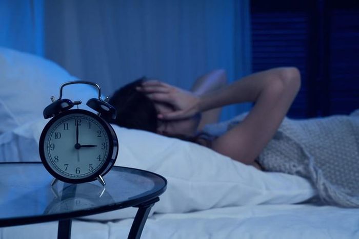 Thiếu ngủ có thể ảnh làm tăng nguy cơ mắc một số bệnh lý mạn tính. Ảnh M.H