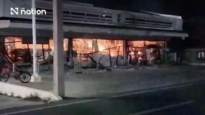 Cửa hàng tiện lợi 7-Eleven ở tỉnh Pattani bị đốt phá