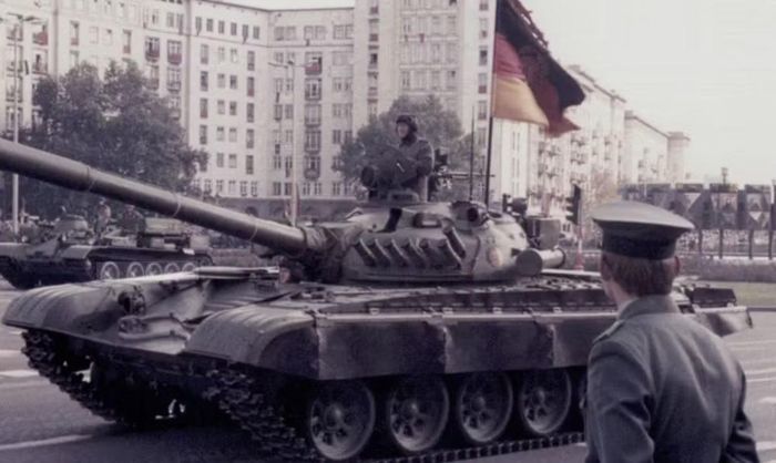Di sản của T-64 vì thế không nằm ở số lượng được sản xuất. Giá trị lớn hơn của nó là những công nghệ và tư duy thiết kế mà dòng xe này đưa vào thực tế.