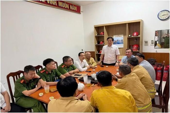 Đại diện Đoàn khảo sát của Phòng Cảnh sát PCCC và CNCH phát biểu ý kiến tại buổi kiểm tra, khảo sát