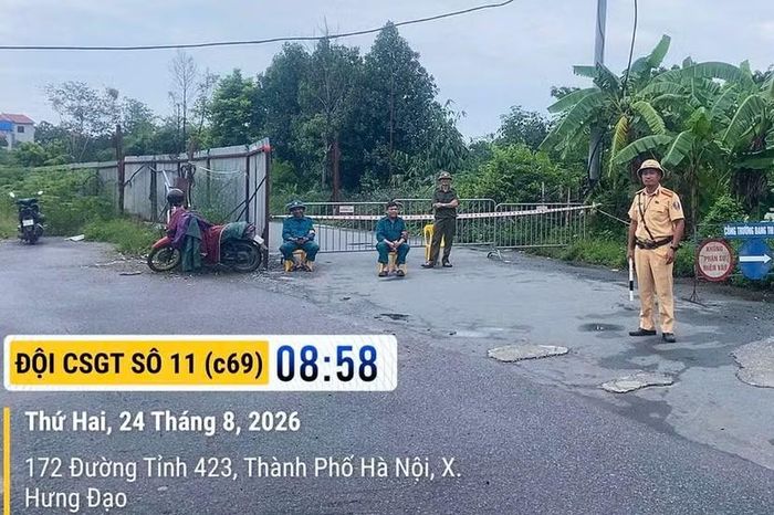 CSGT ứng trực cùng lực lượng chức năng.