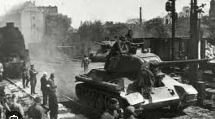 T-34 vì thế trở thành biểu tượng không chỉ của một thiết kế xe tăng, mà còn của cách Liên Xô tiến hành chiến tranh công nghiệp.