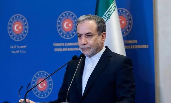 Theo Ngoại trưởng Iran, việc tiếp tục những chính sách đã thất bại sẽ chỉ dẫn đến "thất bại lớn hơn" và làm gia tăng sự thù địch của người Iran.