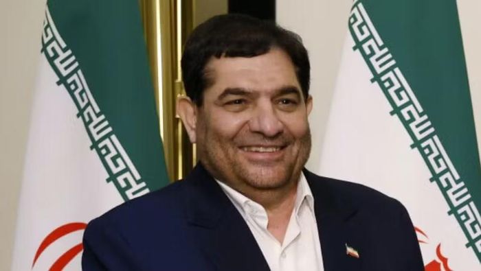 Cố vấn của Lãnh tụ Tối cao Iran Mohammad Mokhber ngày 18/8 cho biết Tehran vẫn để ngỏ khả năng đối thoại với Mỹ, nhưng nhấn mạnh không thể đánh đồng đàm phán với đầu hàng.