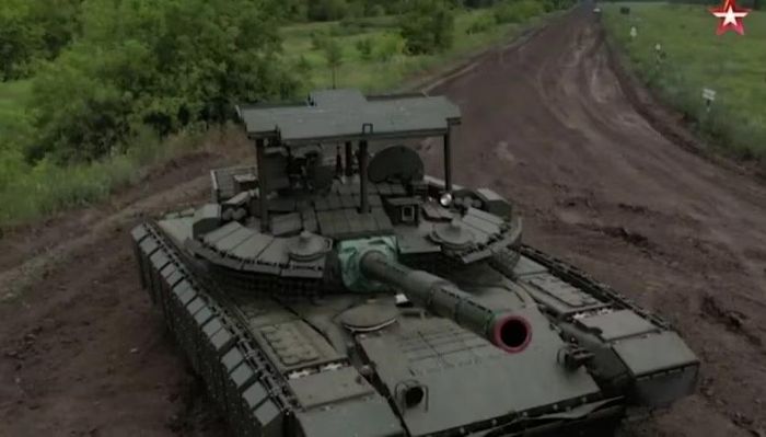 Đây cũng là lý do các xe tăng chủ lực T-72B3, T-80BVM và T-90M tiếp tục được điều chỉnh dựa trên kinh nghiệm chiến trường. Janes đánh giá khoảng 65-70% lực lượng xe tăng chiến đấu chủ lực Nga thuộc các phiên bản được nâng cấp sâu.