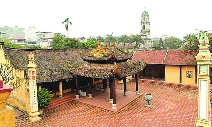 Đền thờ Cụ Phùng Khắc Khoan tại Làng Phùng Xá – Hà Nội (Thạch Thất cũ).