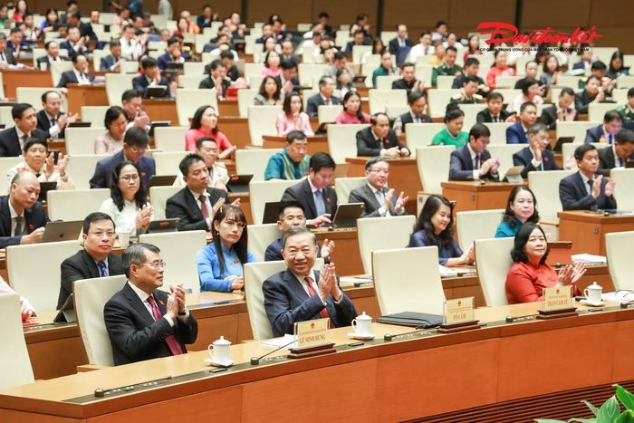 Tổng Bí thư, Chủ tịch nước Tô Lâm, Thủ tướng Chính phủ Lê Minh Hưng, Chủ tịch UBTƯ MTTQ Việt Nam Bùi Thị Minh Hoài tham dự phiên bế mạc